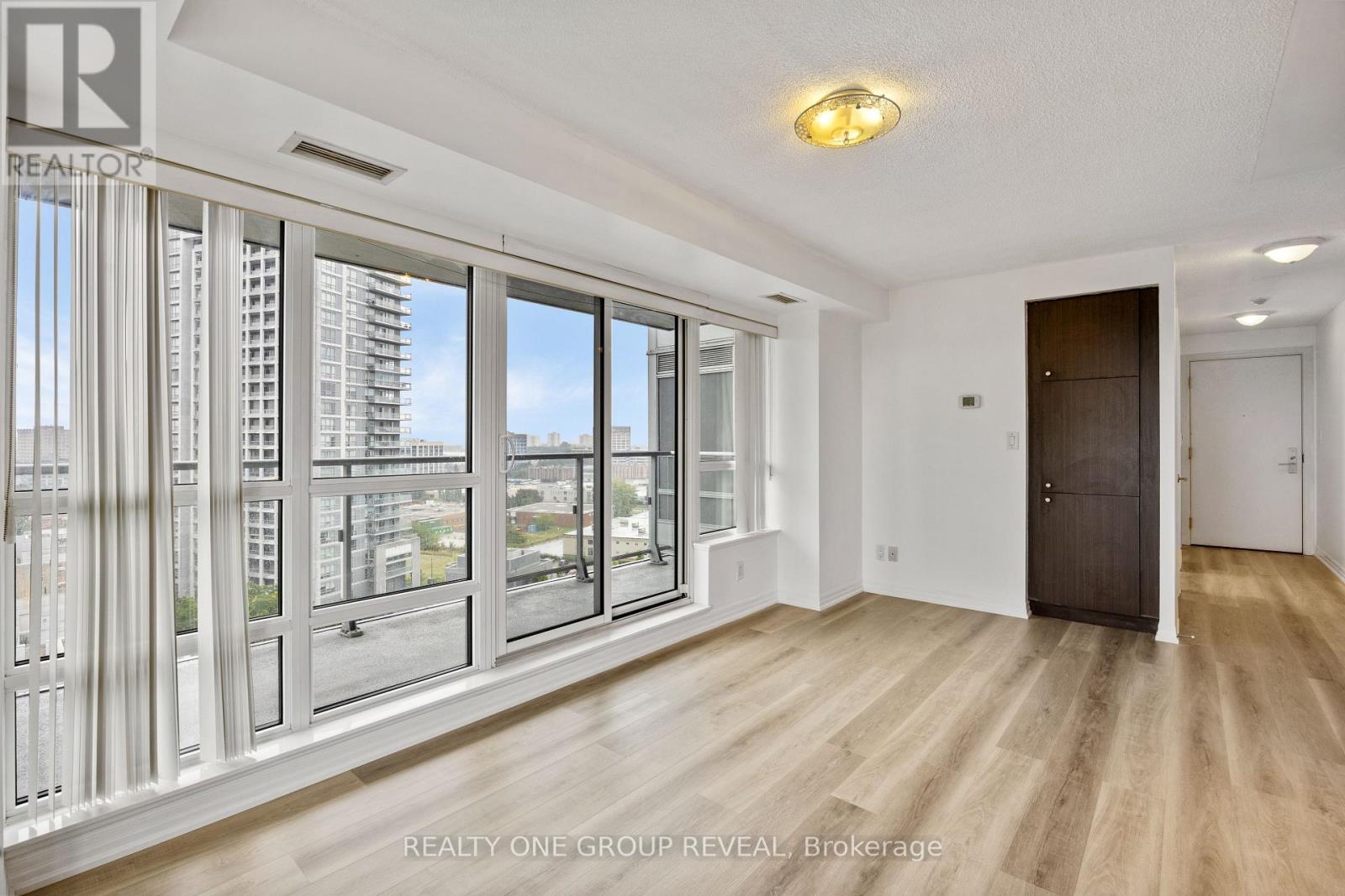 Photo 3 of 1109 2015 Sheppard Avenue E, Toronto ON