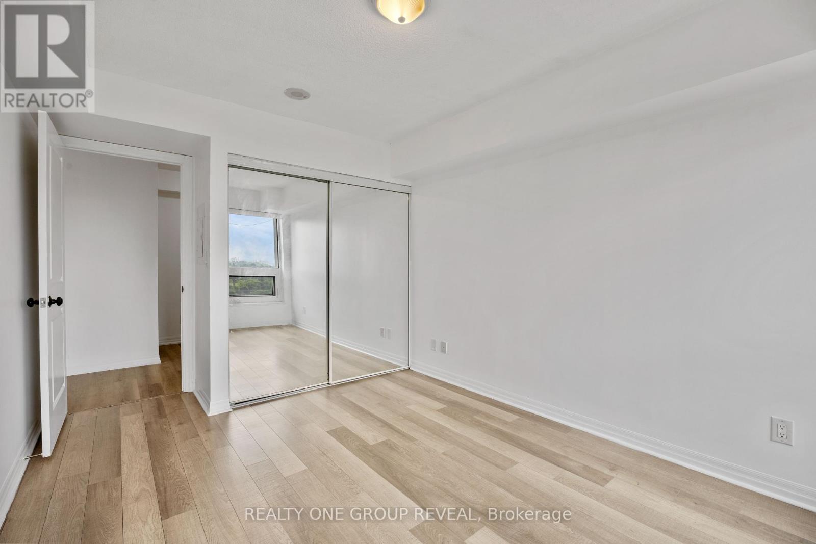 Photo 6 of 1109 2015 Sheppard Avenue E, Toronto ON