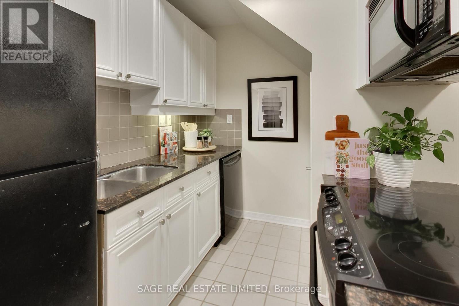 Photo 13 of 203 1785 Eglinton Avenue E, Toronto ON