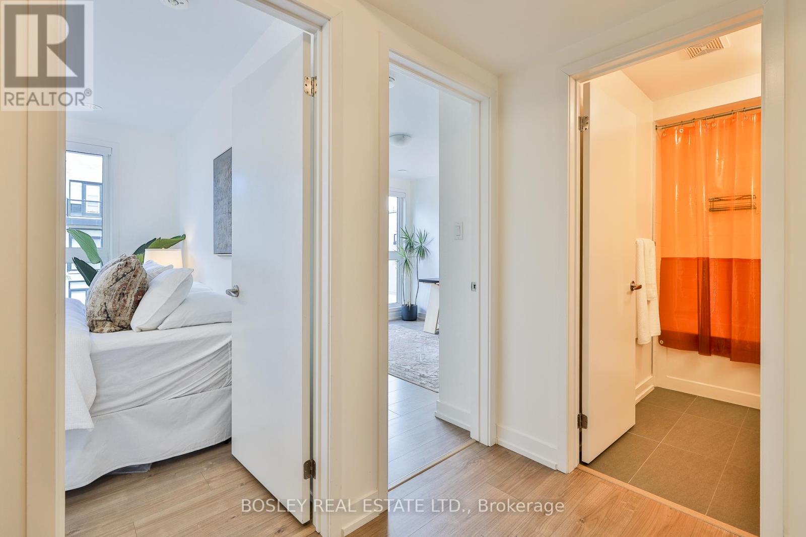 Photo 11 of Th 8 39 Florence Street, Toronto ON