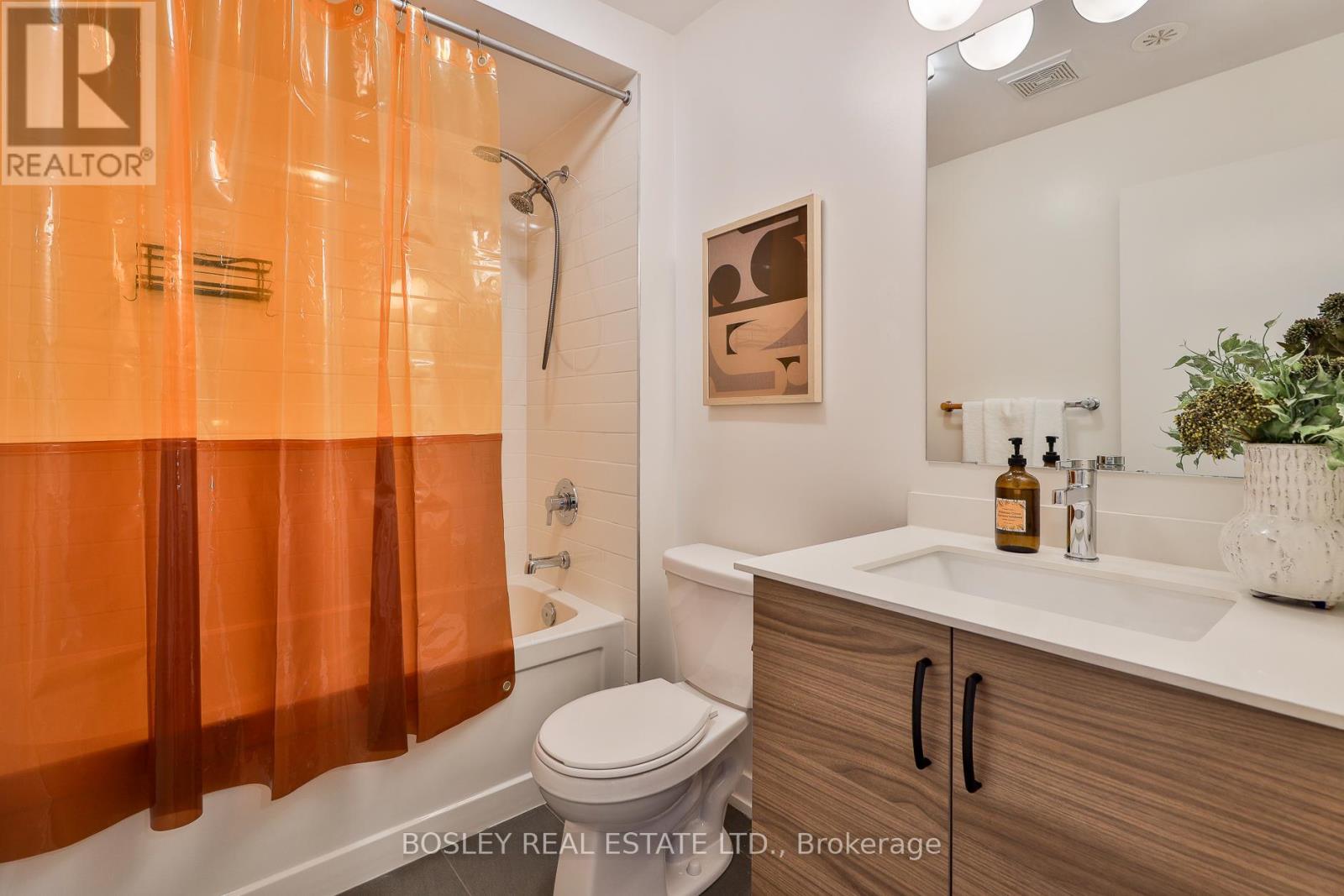 Photo 12 of Th 8 39 Florence Street, Toronto ON
