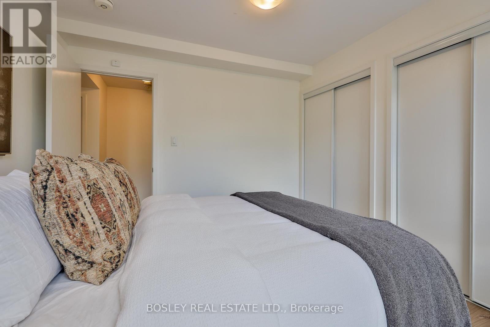 Photo 19 of Th 8 39 Florence Street, Toronto ON