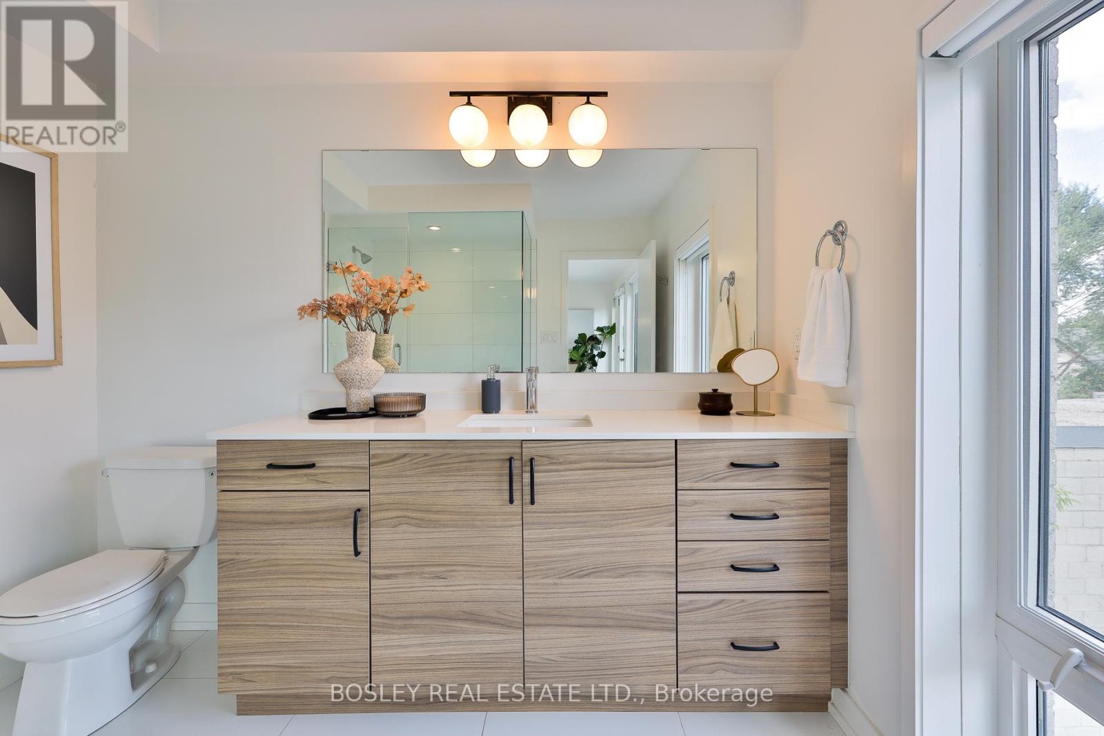 Photo 25 of Th 8 39 Florence Street, Toronto ON