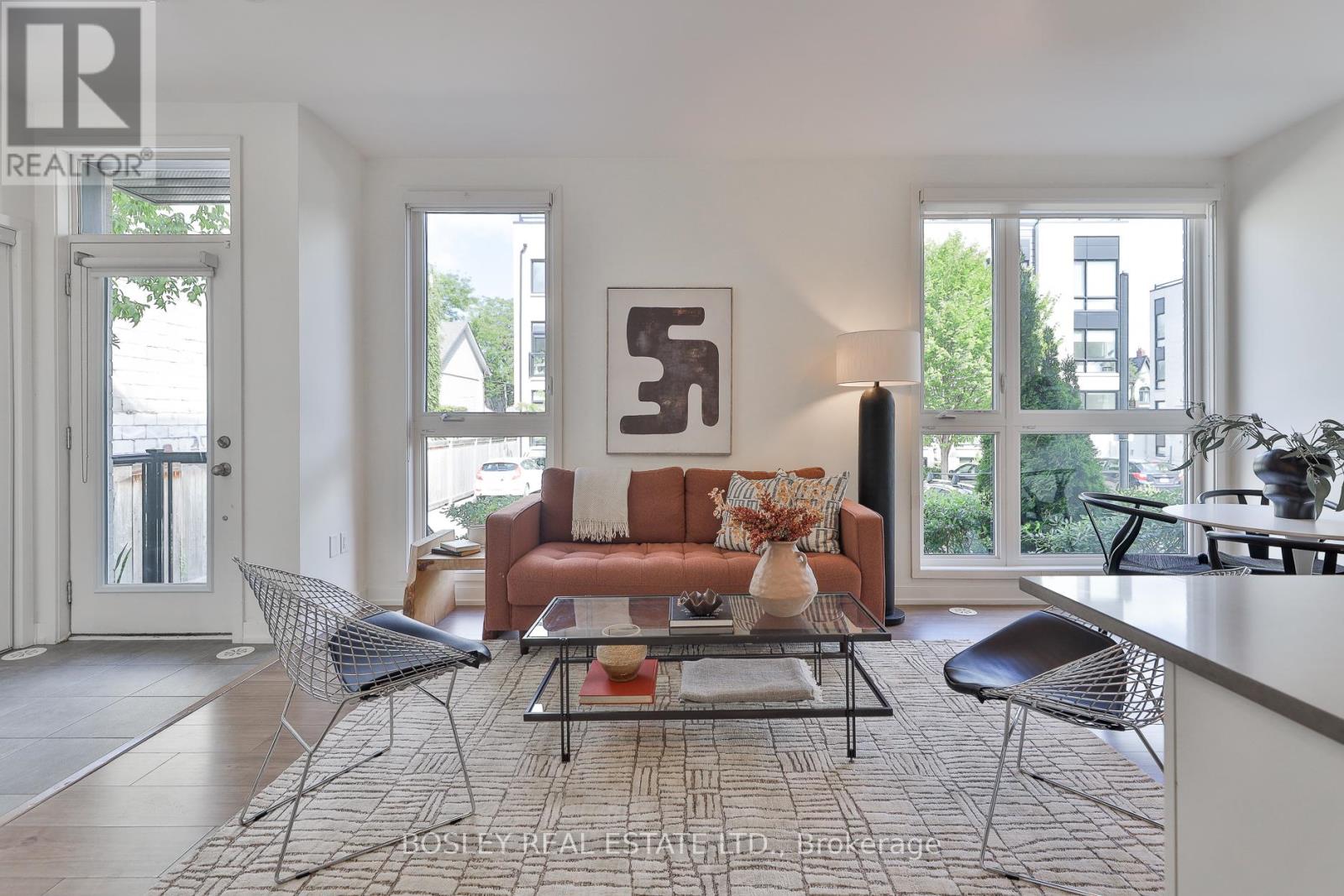 Photo 4 of Th 8 39 Florence Street, Toronto ON
