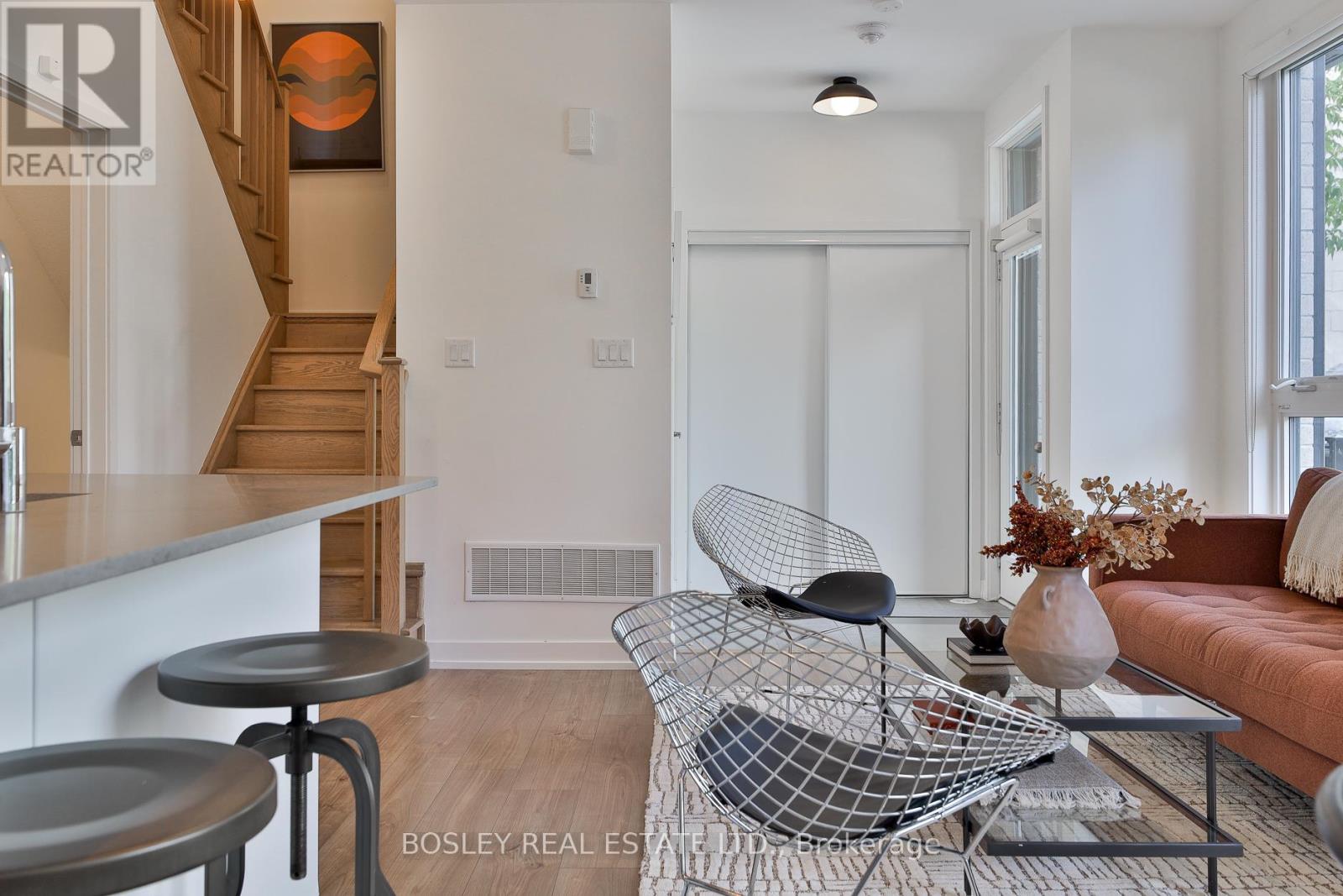 Photo 6 of Th 8 39 Florence Street, Toronto ON