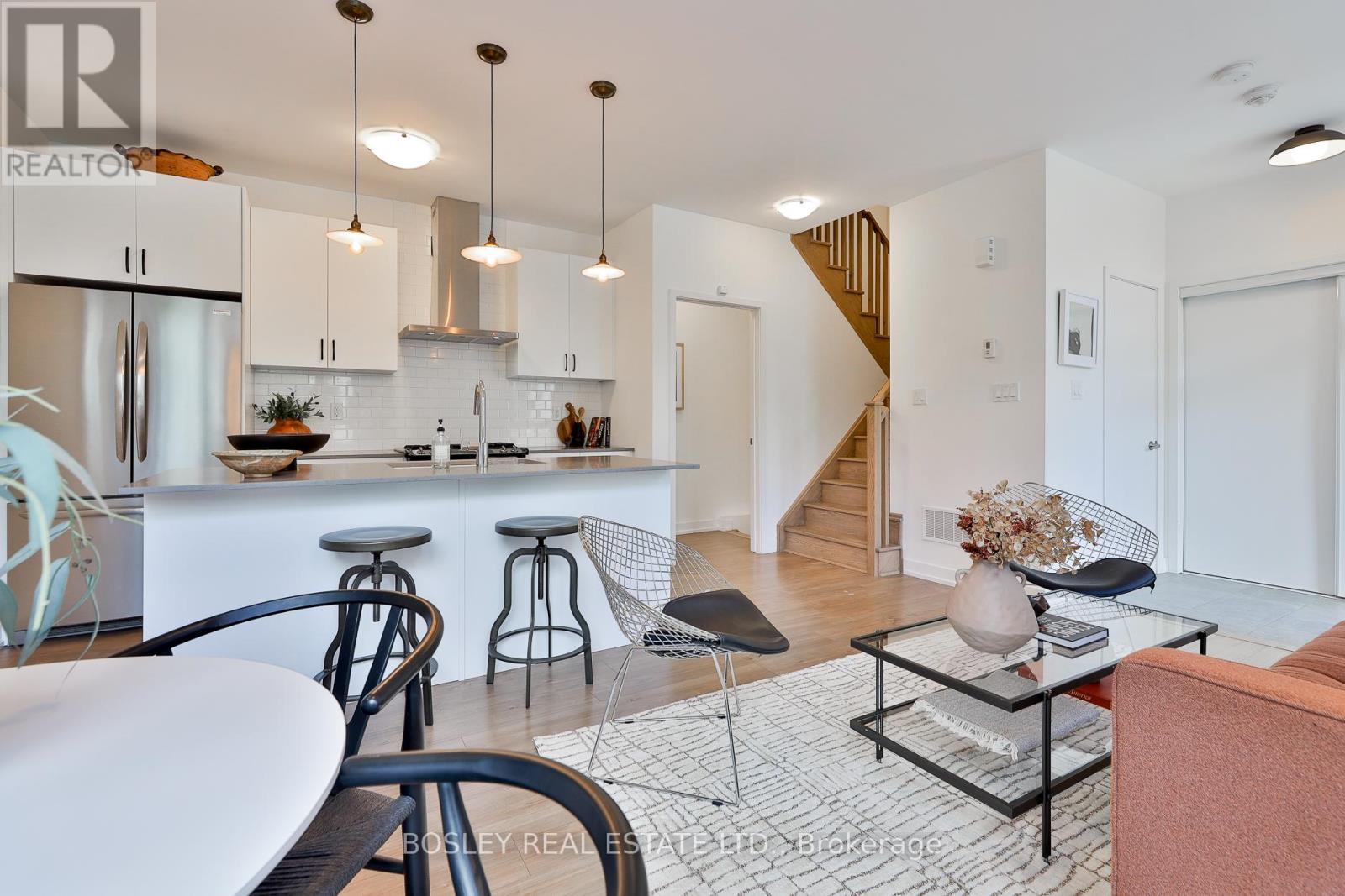 Photo 7 of Th 8 39 Florence Street, Toronto ON