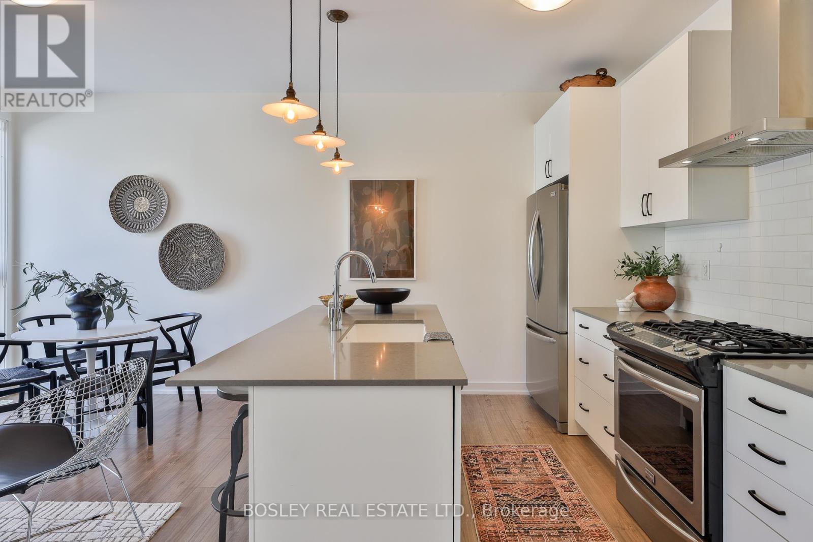 Photo 9 of Th 8 39 Florence Street, Toronto ON