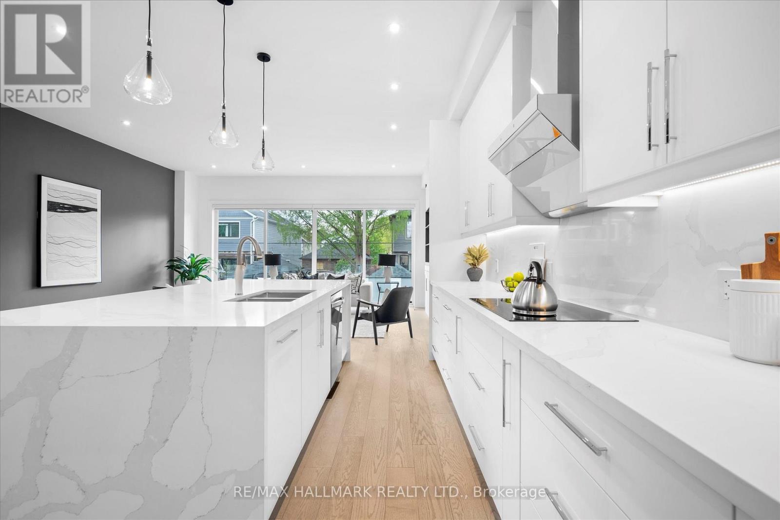 Photo 12 of 40 Manderley Drive, Toronto ON
