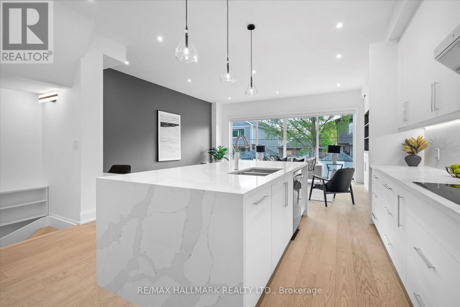 Photo 13 of 40 Manderley Drive, Toronto ON