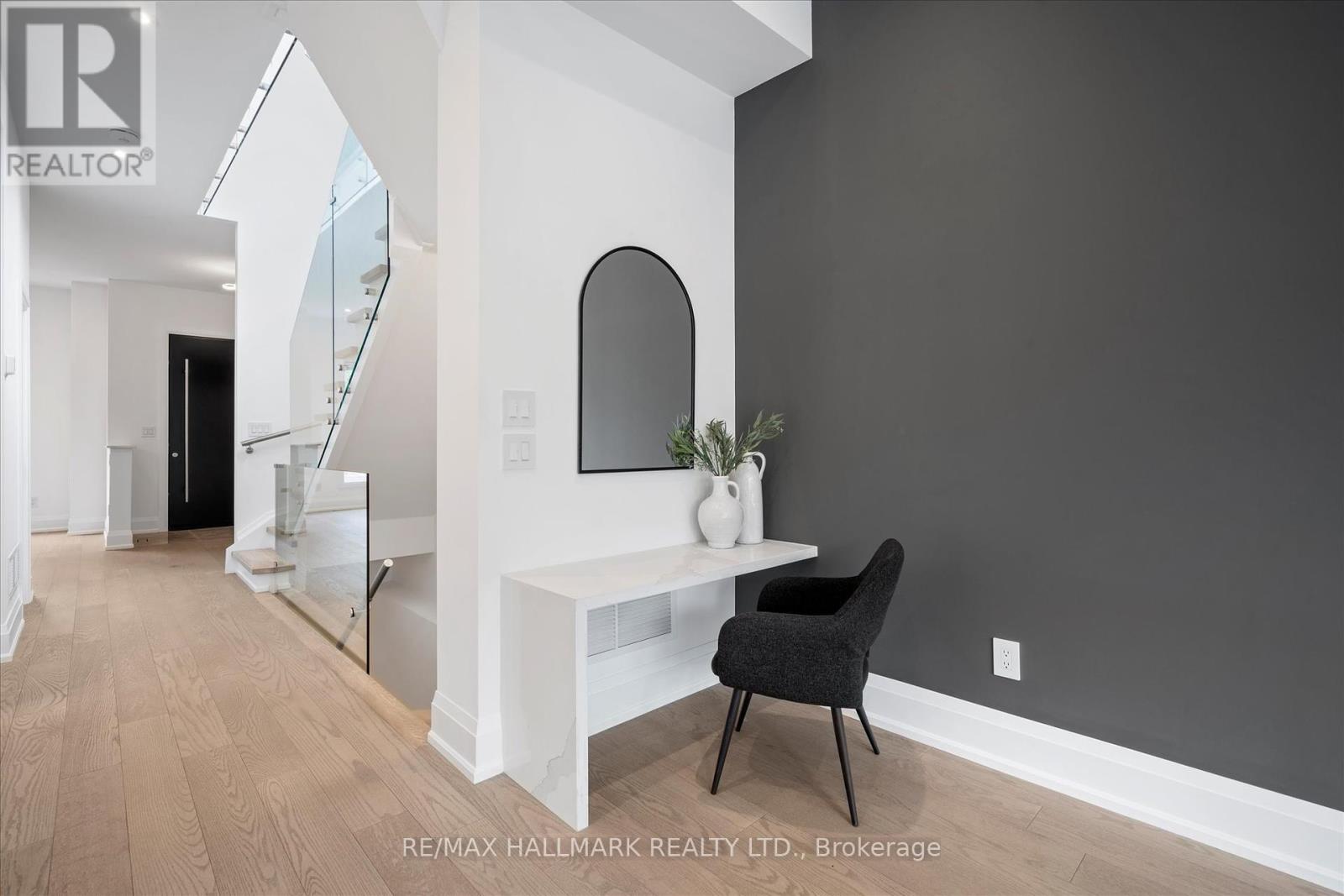 Photo 17 of 40 Manderley Drive, Toronto ON