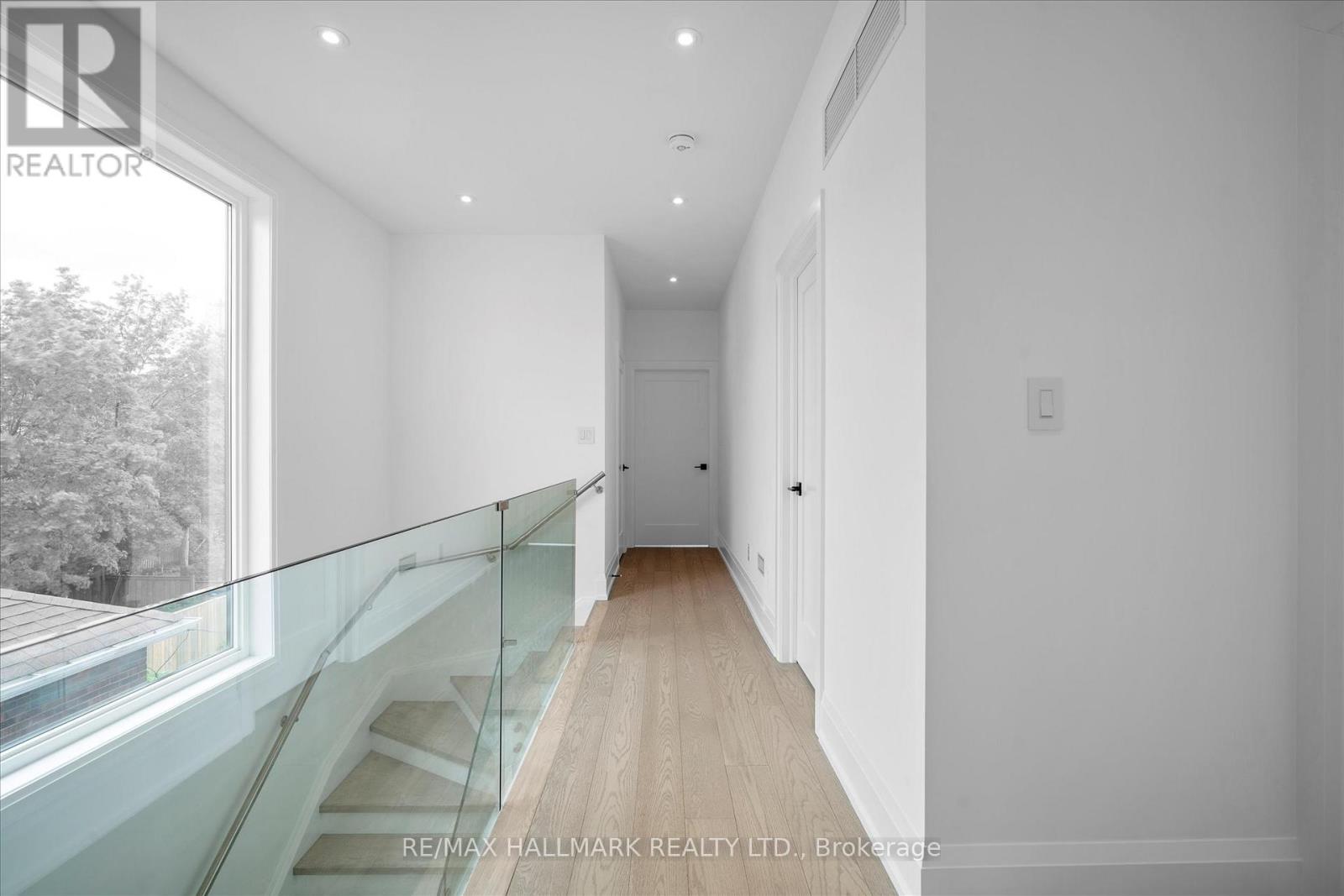 Photo 18 of 40 Manderley Drive, Toronto ON