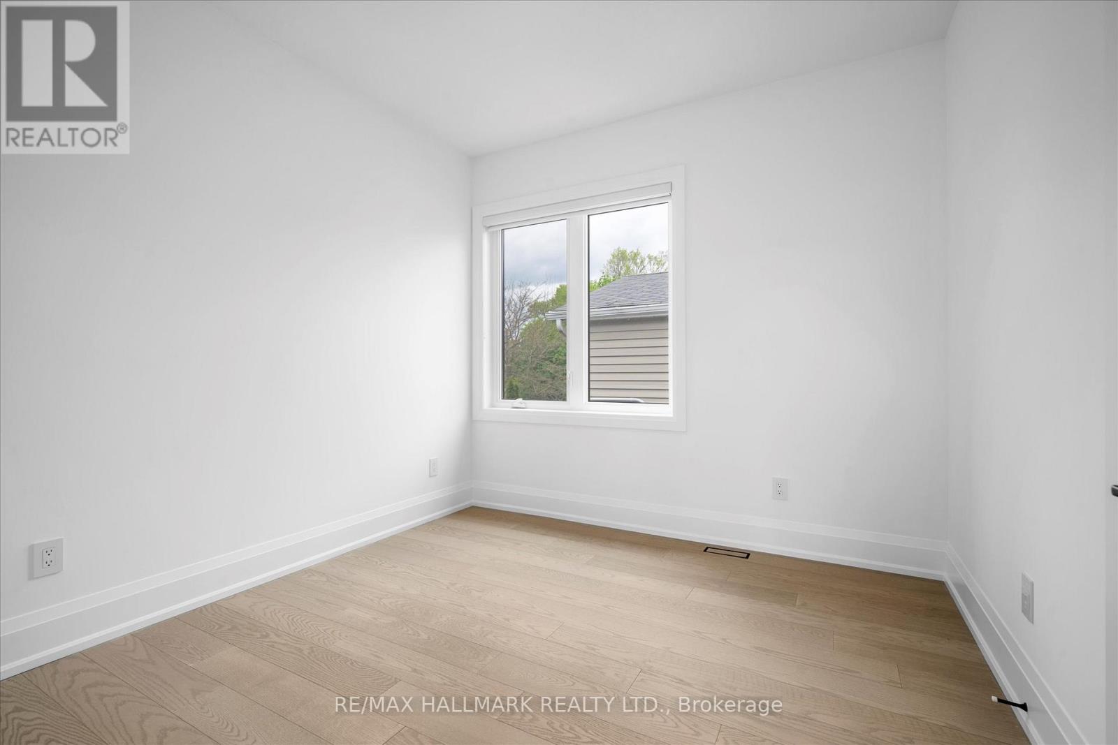 Photo 27 of 40 Manderley Drive, Toronto ON