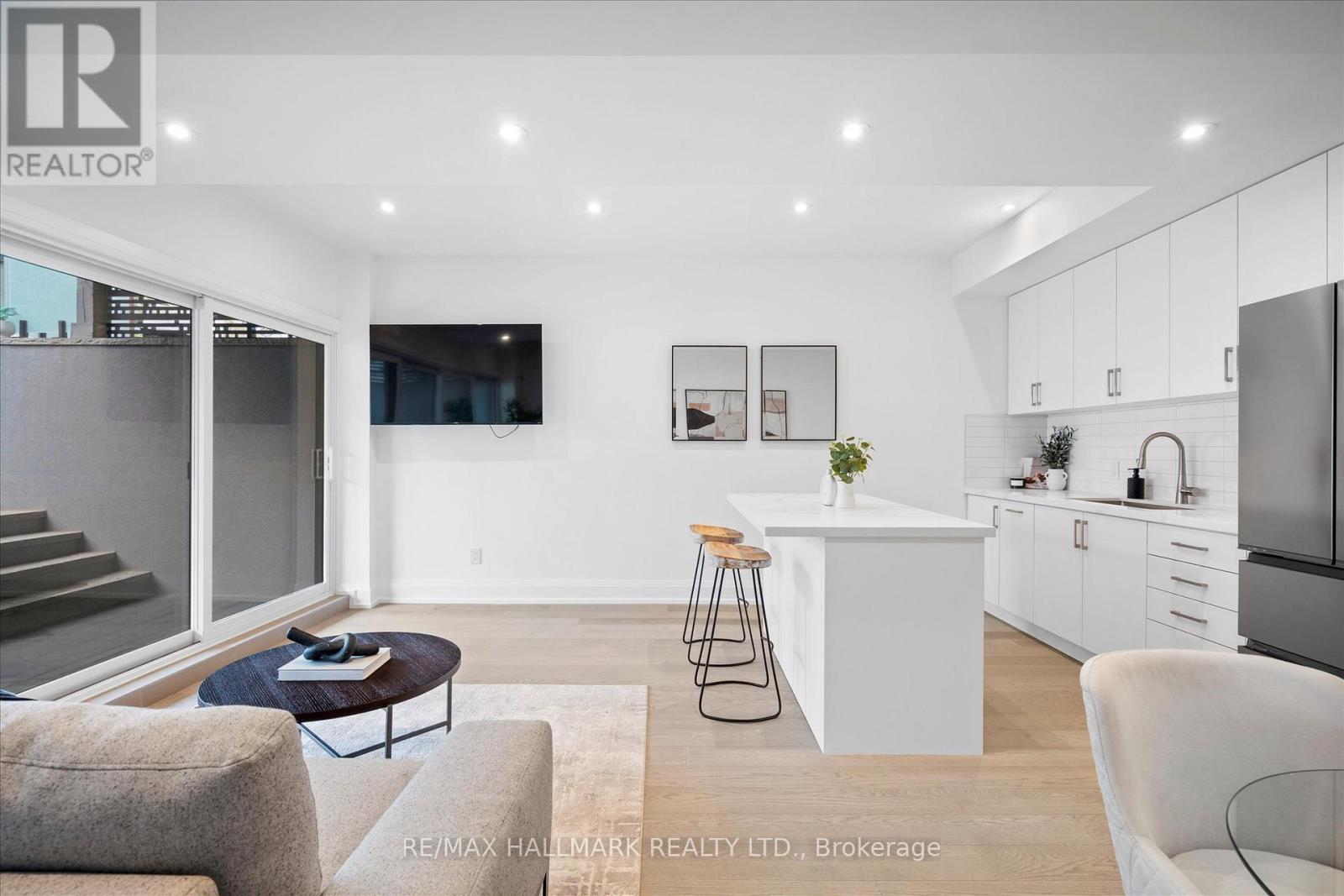 Photo 32 of 40 Manderley Drive, Toronto ON