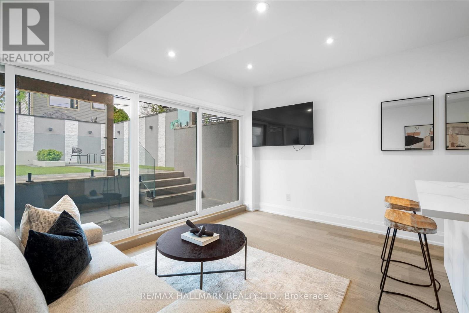 Photo 33 of 40 Manderley Drive, Toronto ON