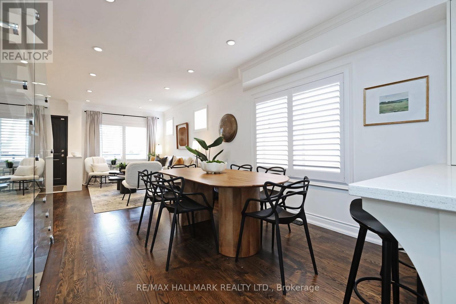 Photo 12 of 242 Springdale Boulevard, Toronto ON
