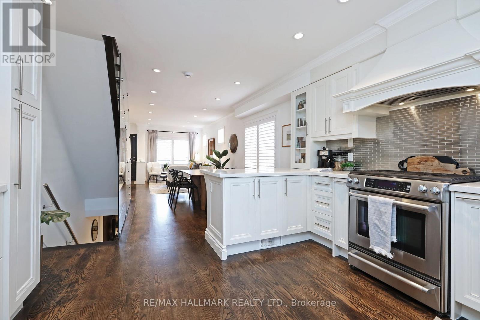 Photo 16 of 242 Springdale Boulevard, Toronto ON