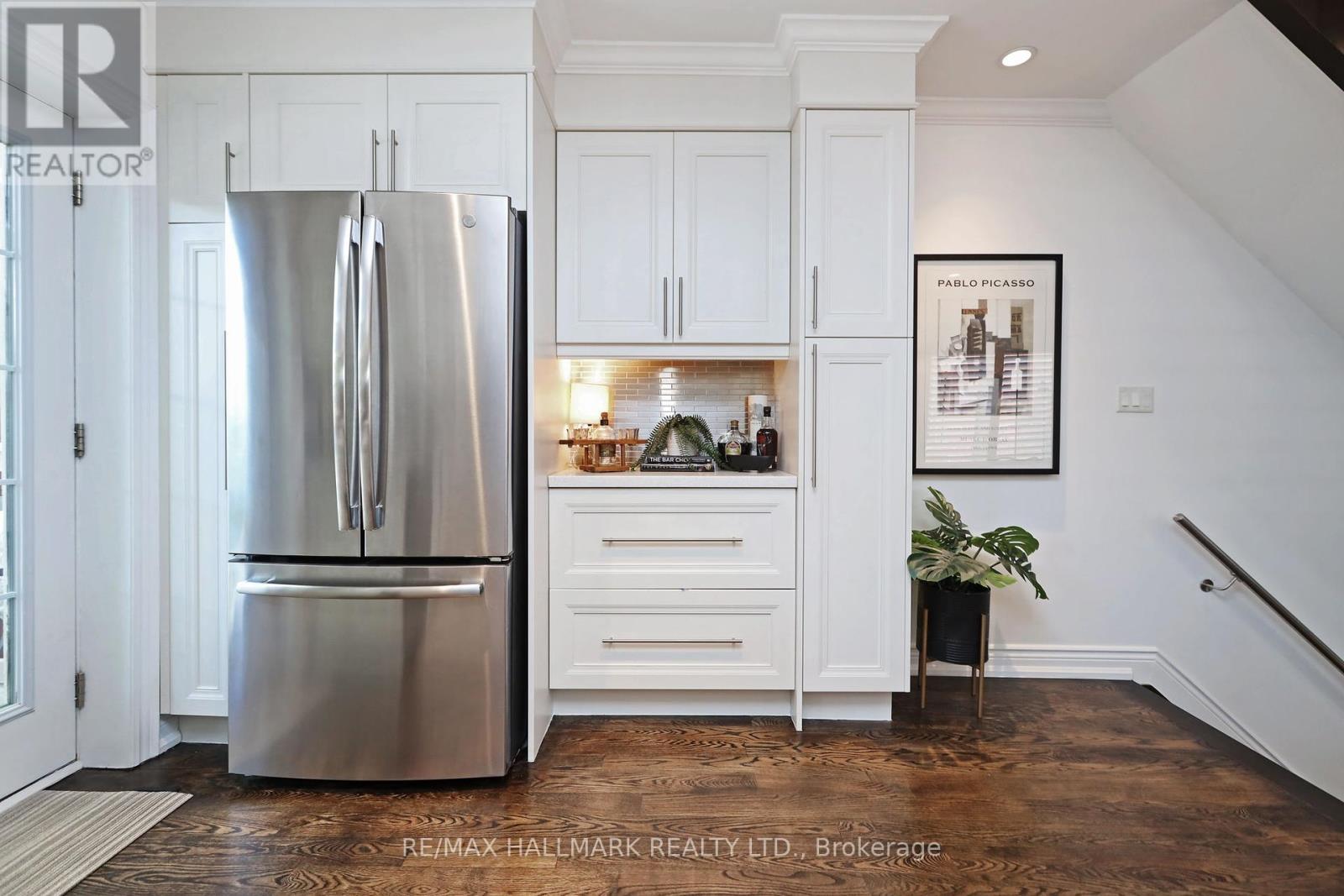 Photo 18 of 242 Springdale Boulevard, Toronto ON