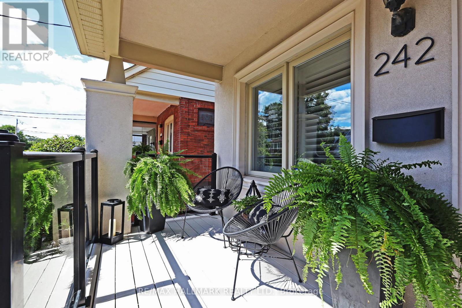 Photo 2 of 242 Springdale Boulevard, Toronto ON