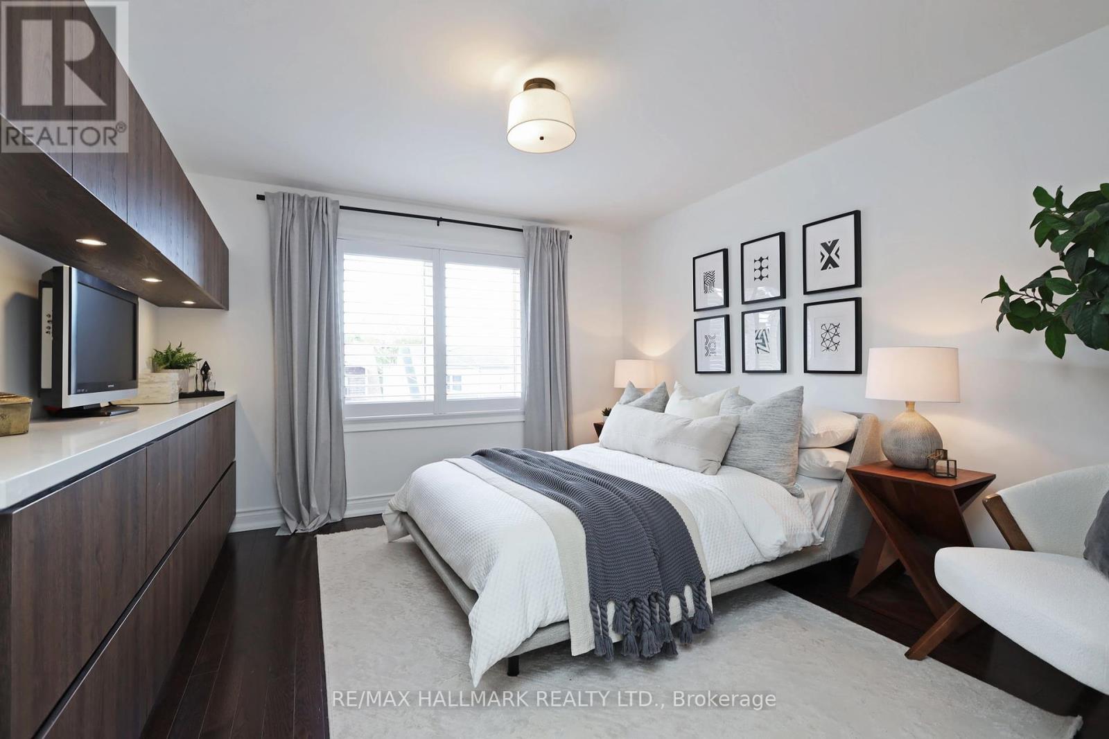 Photo 20 of 242 Springdale Boulevard, Toronto ON