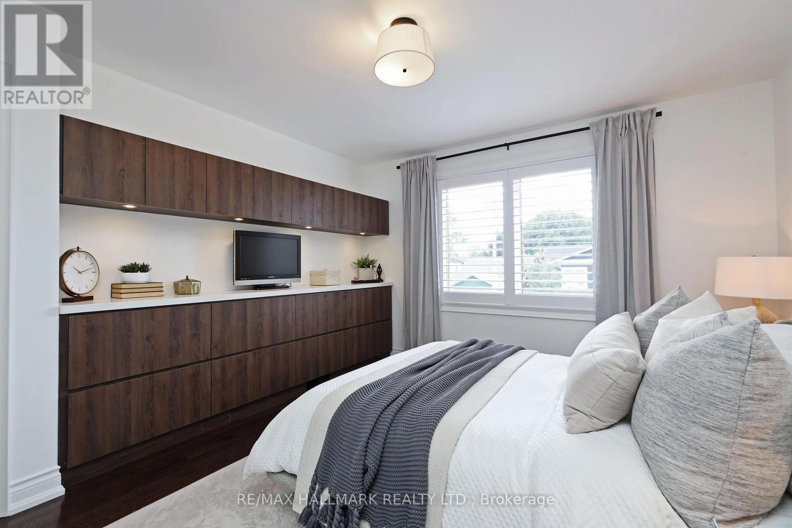 Photo 21 of 242 Springdale Boulevard, Toronto ON