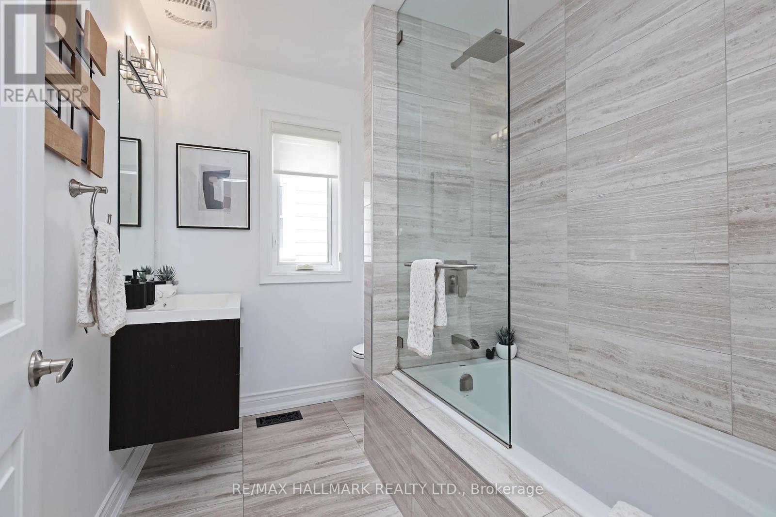 Photo 23 of 242 Springdale Boulevard, Toronto ON