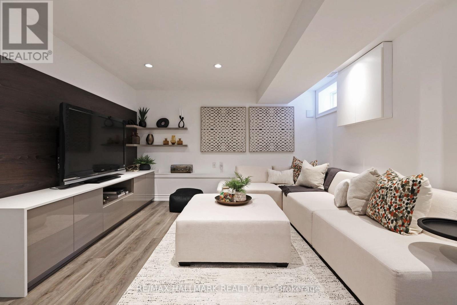 Photo 30 of 242 Springdale Boulevard, Toronto ON