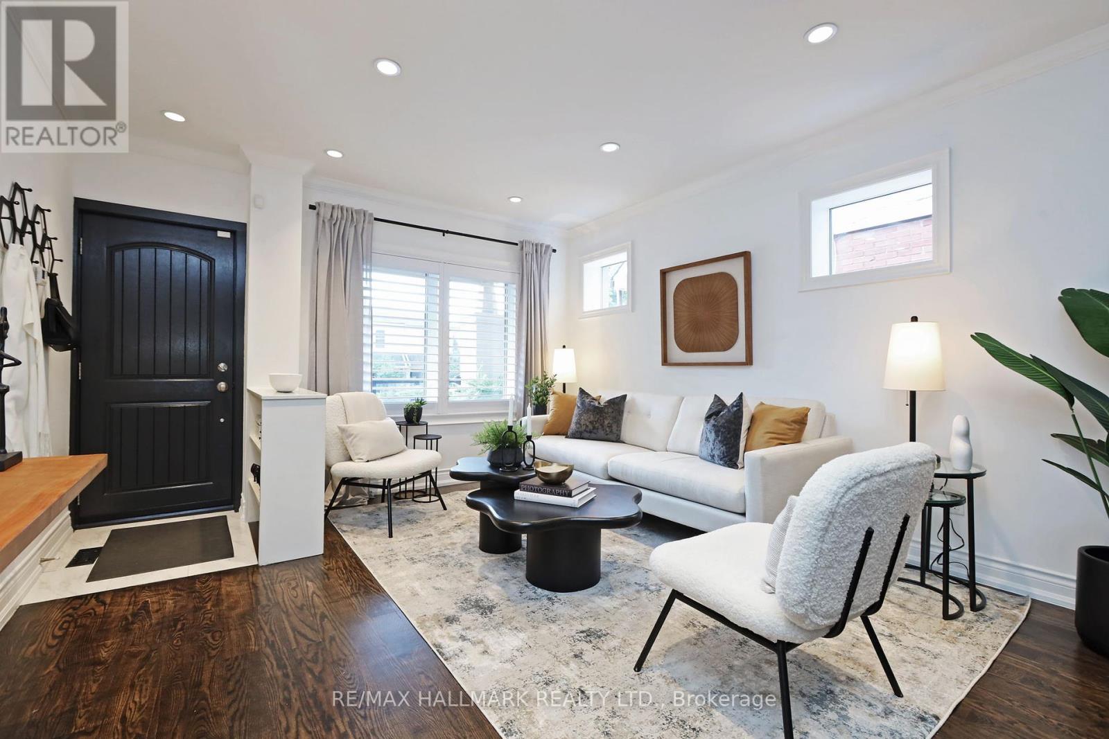 Photo 6 of 242 Springdale Boulevard, Toronto ON