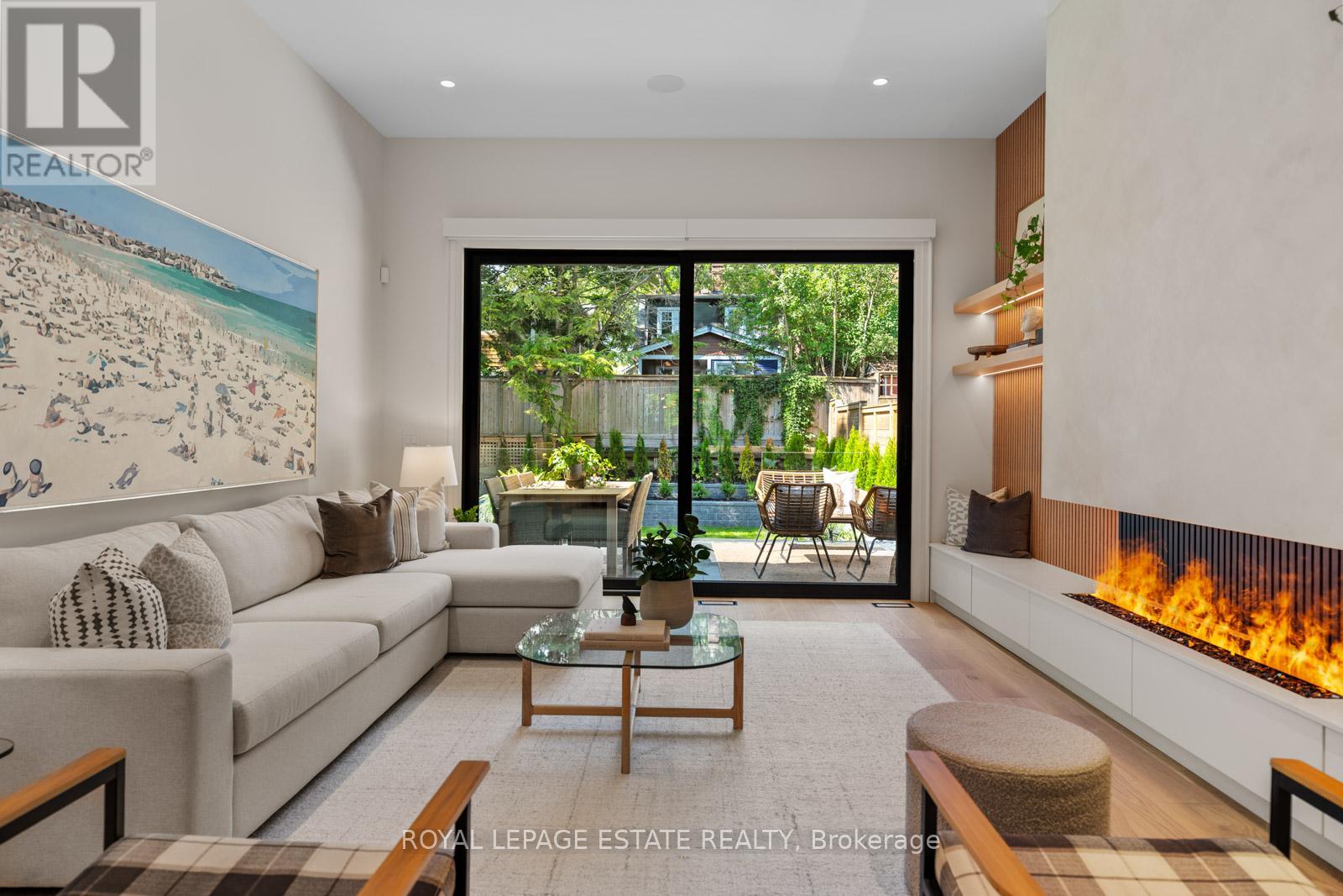 Photo 14 of 21 Glen Davis Crescent, Toronto ON