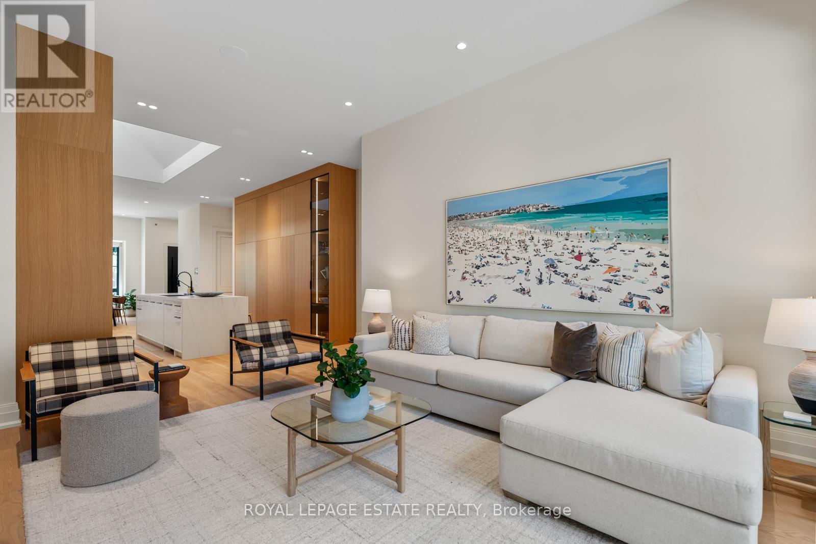 Photo 17 of 21 Glen Davis Crescent, Toronto ON