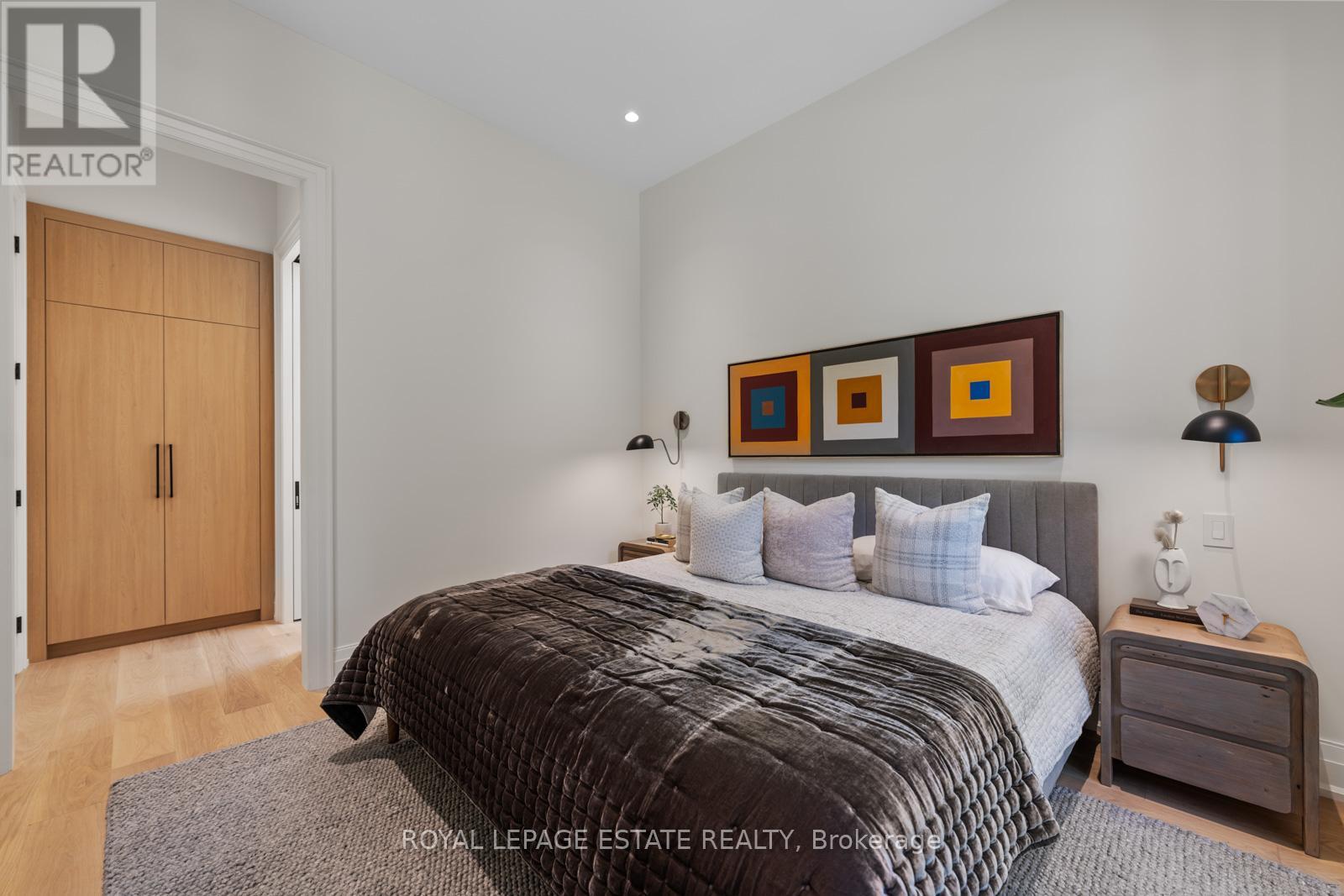 Photo 21 of 21 Glen Davis Crescent, Toronto ON
