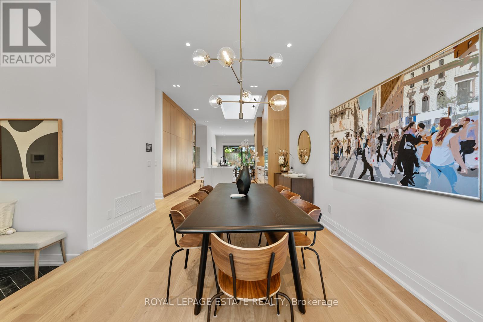 Photo 7 of 21 Glen Davis Crescent, Toronto ON