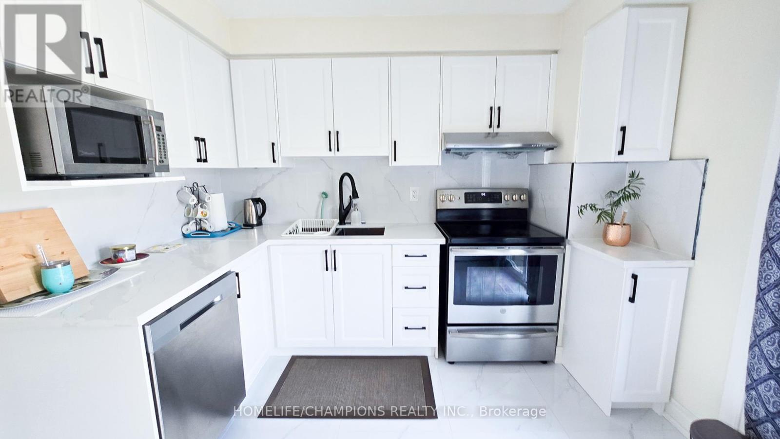 Photo 16 of 164 Wright Crescent, Ajax ON