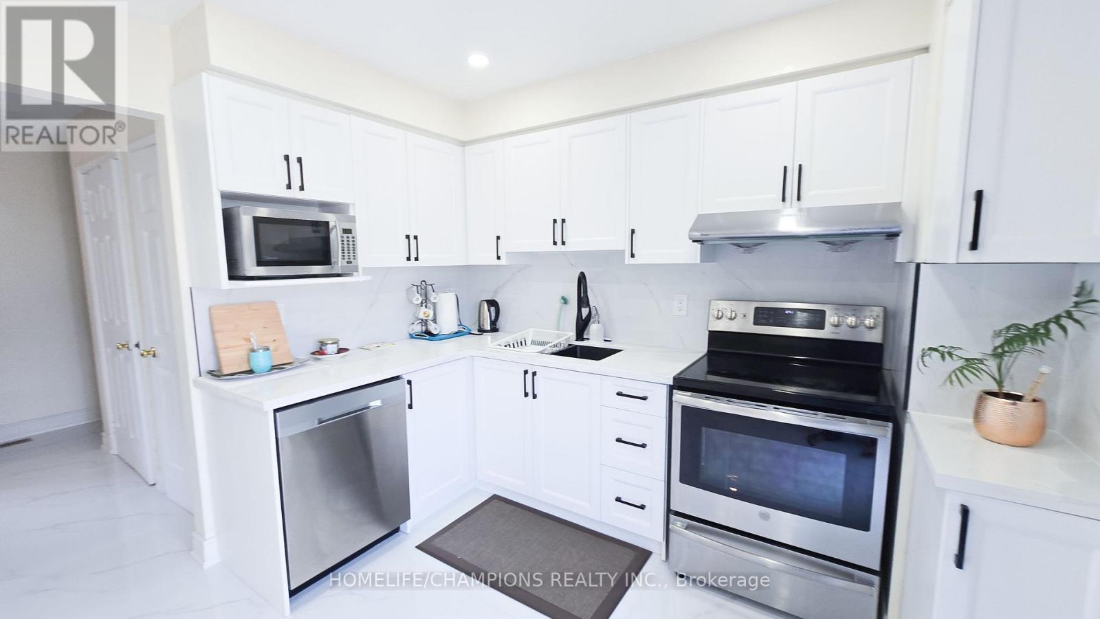 Photo 20 of 164 Wright Crescent, Ajax ON