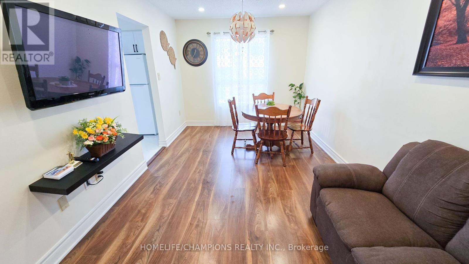 Photo 7 of 164 Wright Crescent, Ajax ON