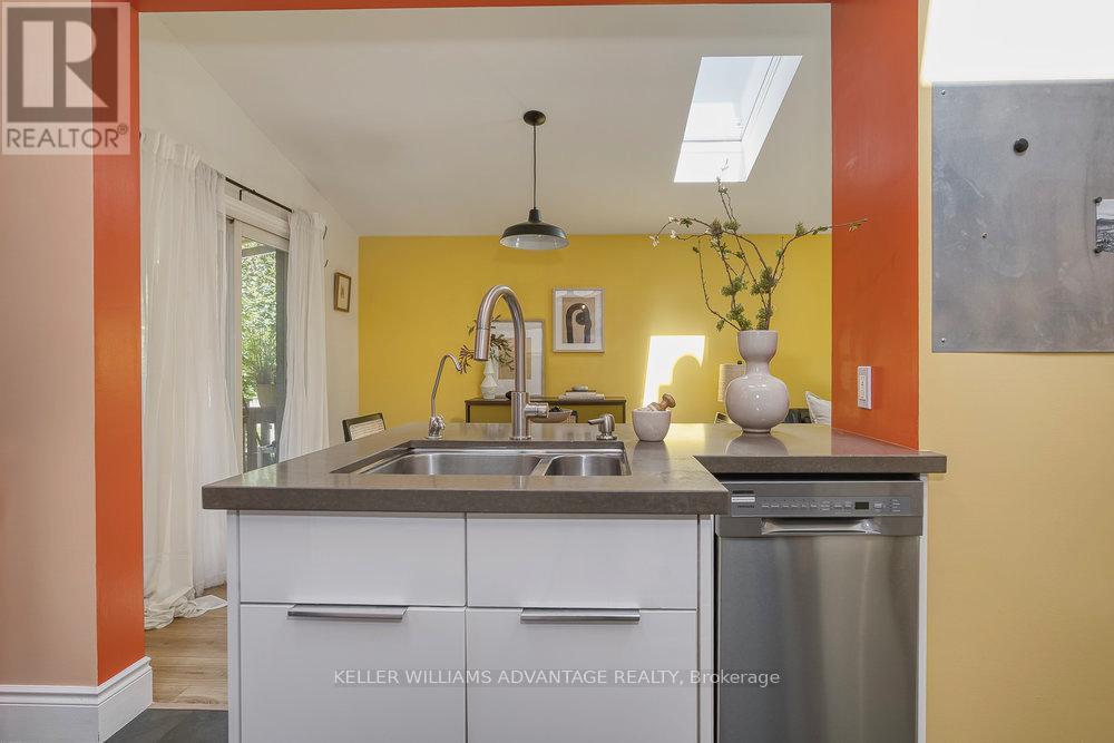 Photo 17 of 24 Lyncroft Drive, Toronto ON