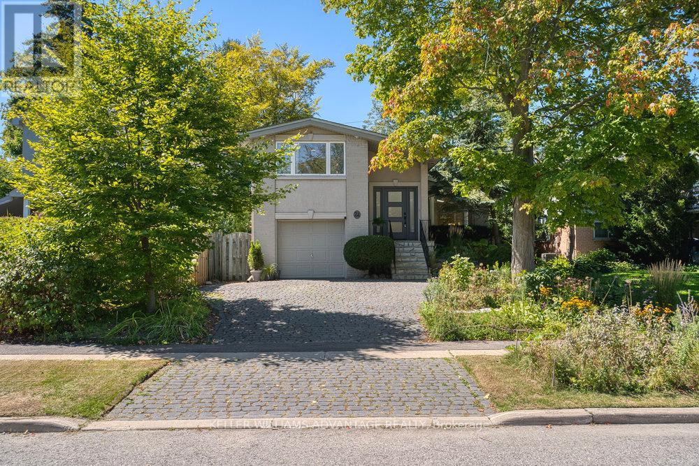 Photo 2 of 24 Lyncroft Drive, Toronto ON