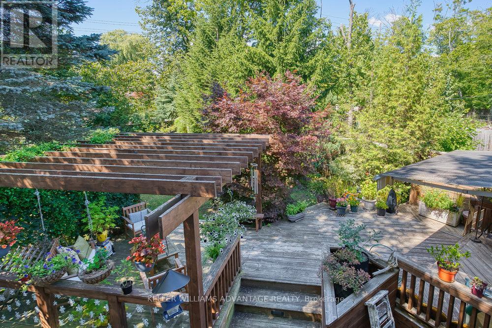 Photo 23 of 24 Lyncroft Drive, Toronto ON