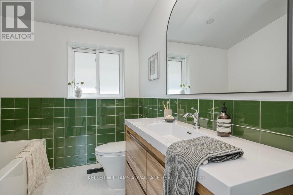 Photo 24 of 24 Lyncroft Drive, Toronto ON