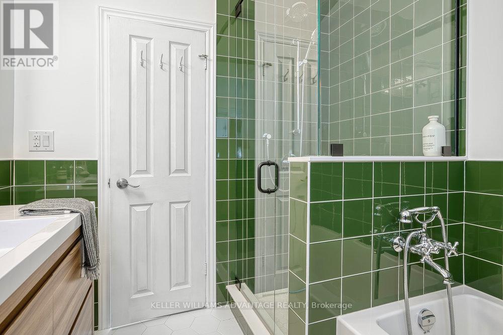 Photo 25 of 24 Lyncroft Drive, Toronto ON