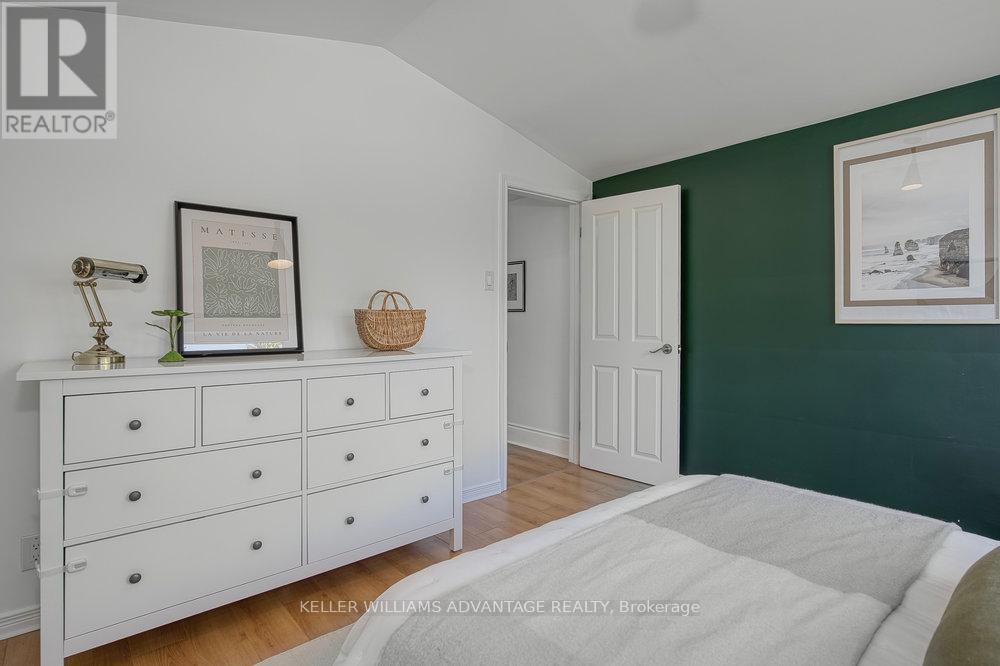 Photo 31 of 24 Lyncroft Drive, Toronto ON