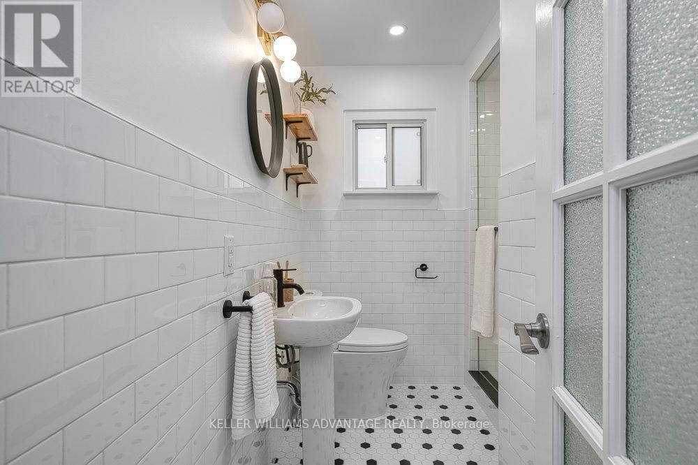 Photo 34 of 24 Lyncroft Drive, Toronto ON