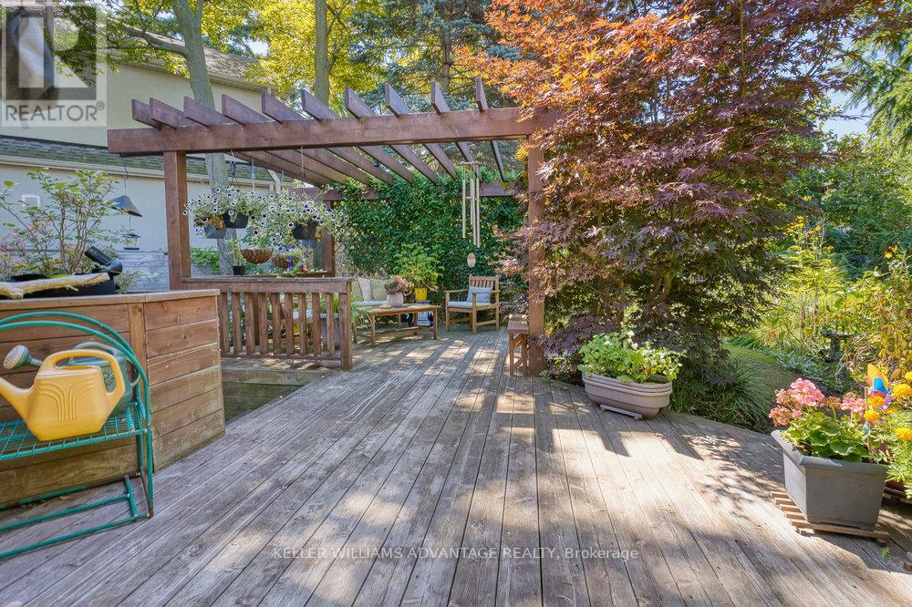 Photo 41 of 24 Lyncroft Drive, Toronto ON