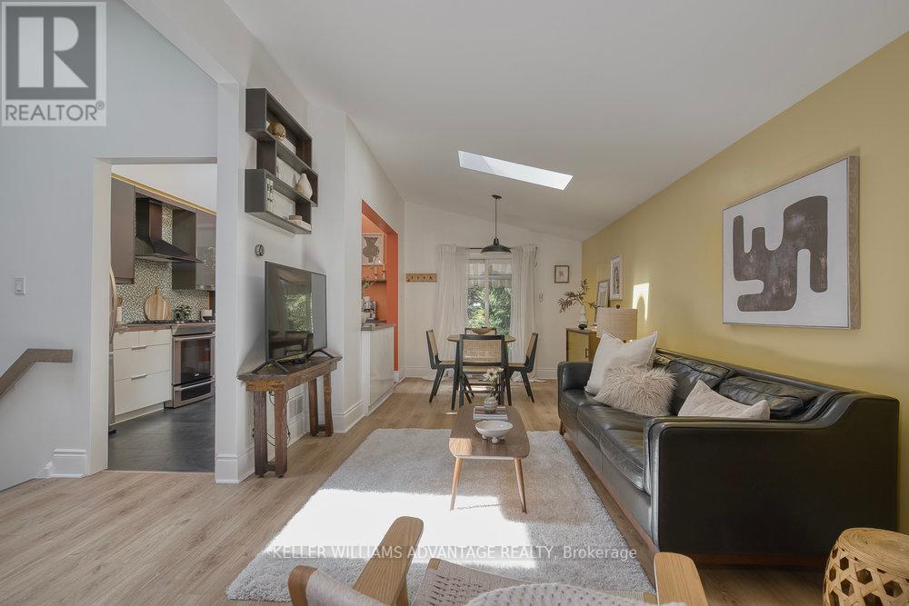 Photo 7 of 24 Lyncroft Drive, Toronto ON