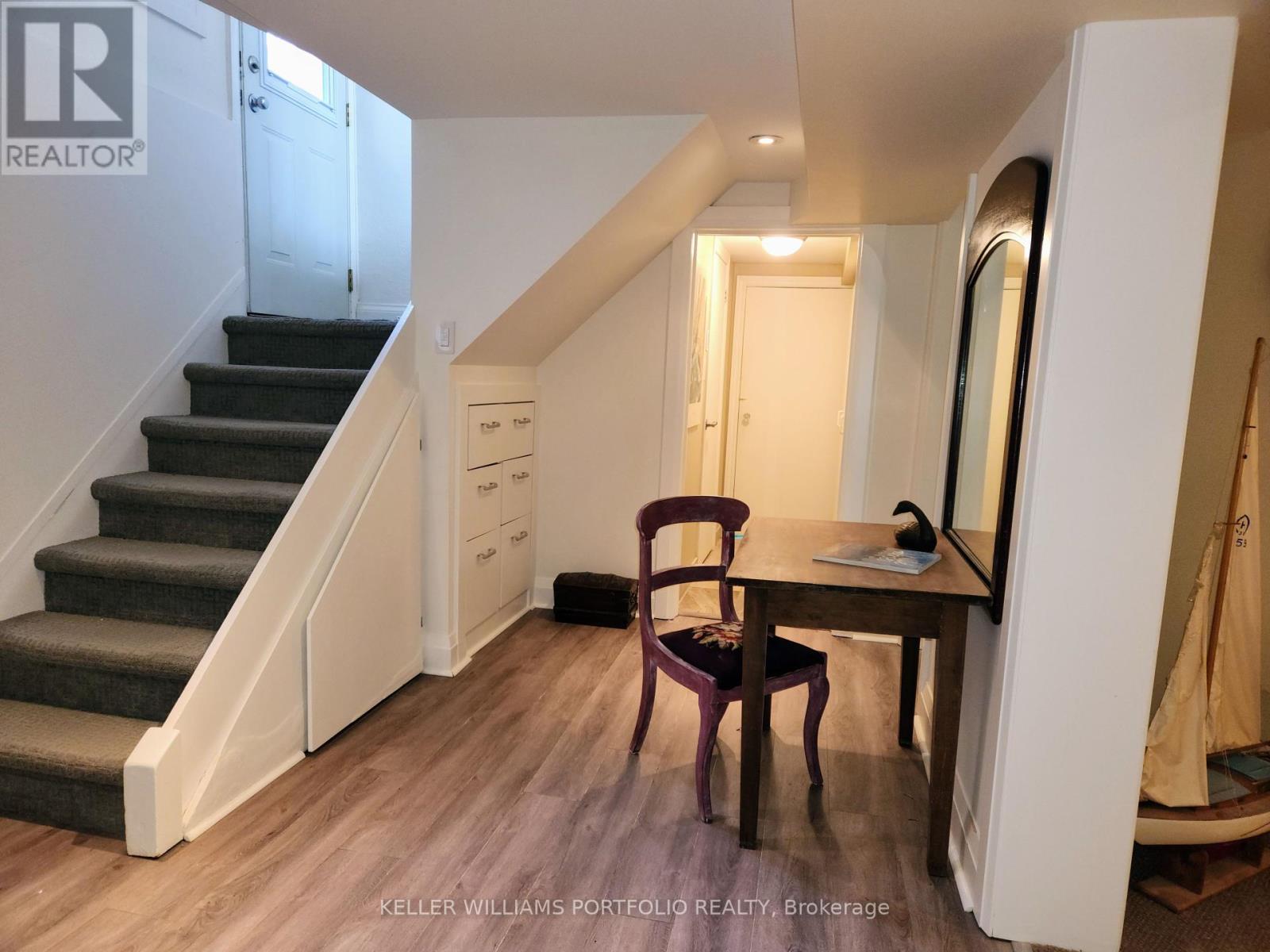 Photo 18 of 27 Wood Glen Road, Toronto ON