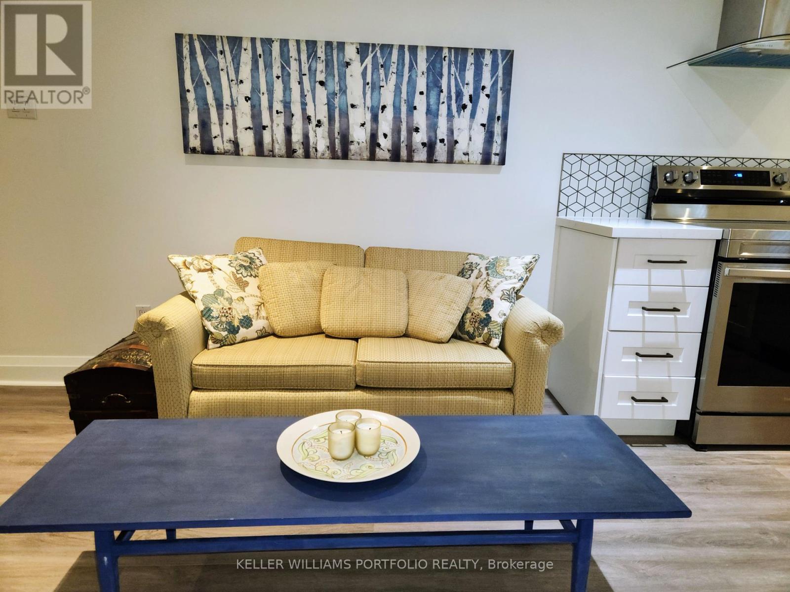 Photo 24 of 27 Wood Glen Road, Toronto ON