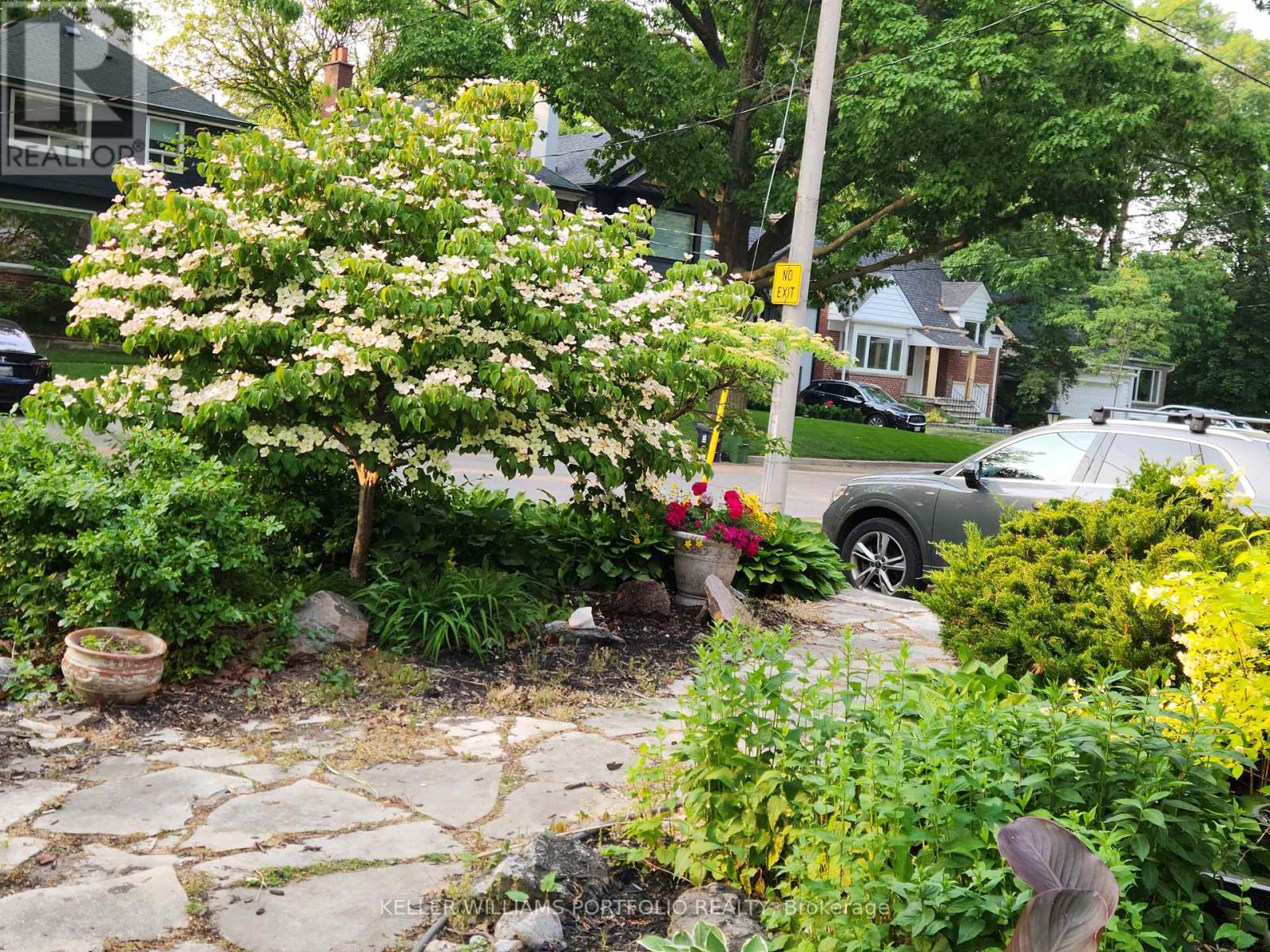 Photo 26 of 27 Wood Glen Road, Toronto ON