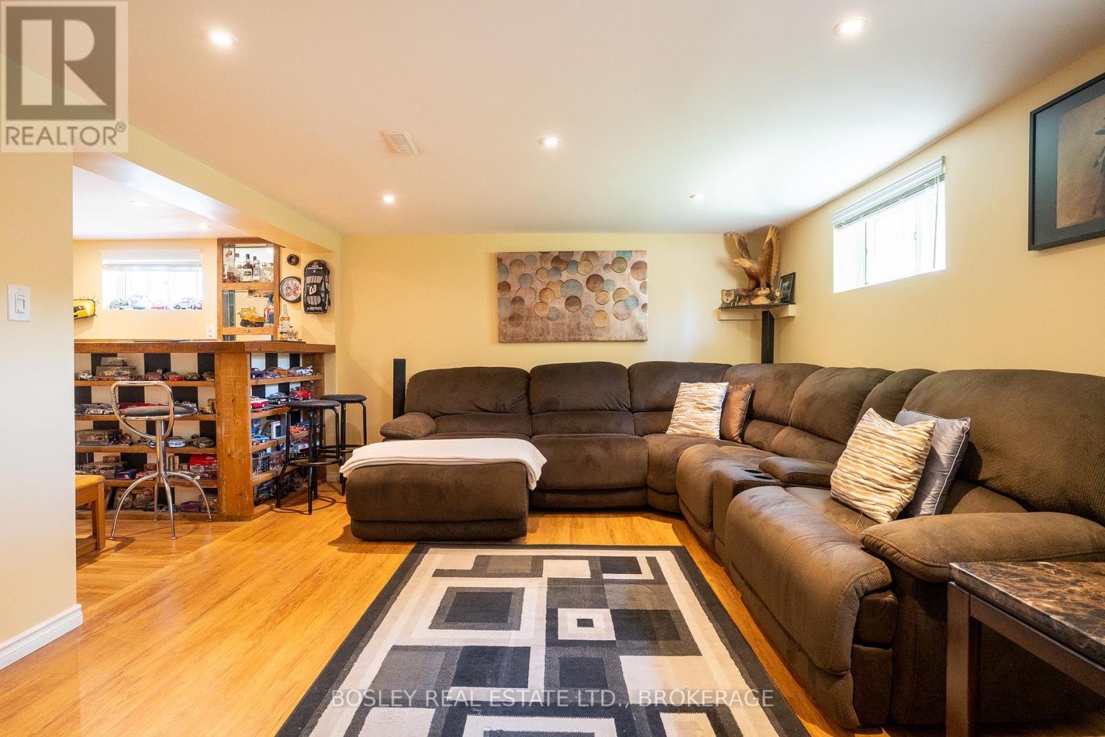 Photo 15 of 1568 Asgard Drive, Mississauga ON