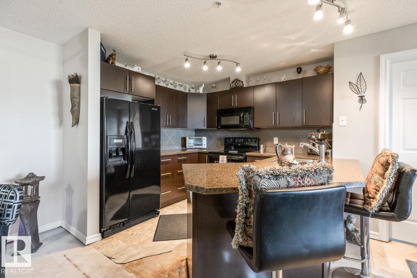 Photo 4 of 115 2208 44 Av Nw, Edmonton AB