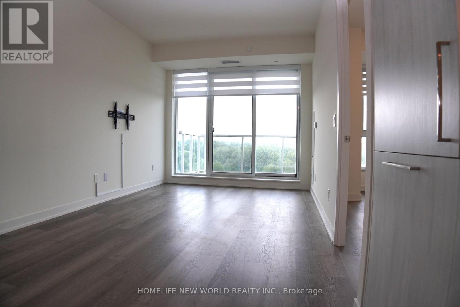 Photo 10 of 706 6 David Eyer Road, Richmond Hill ON