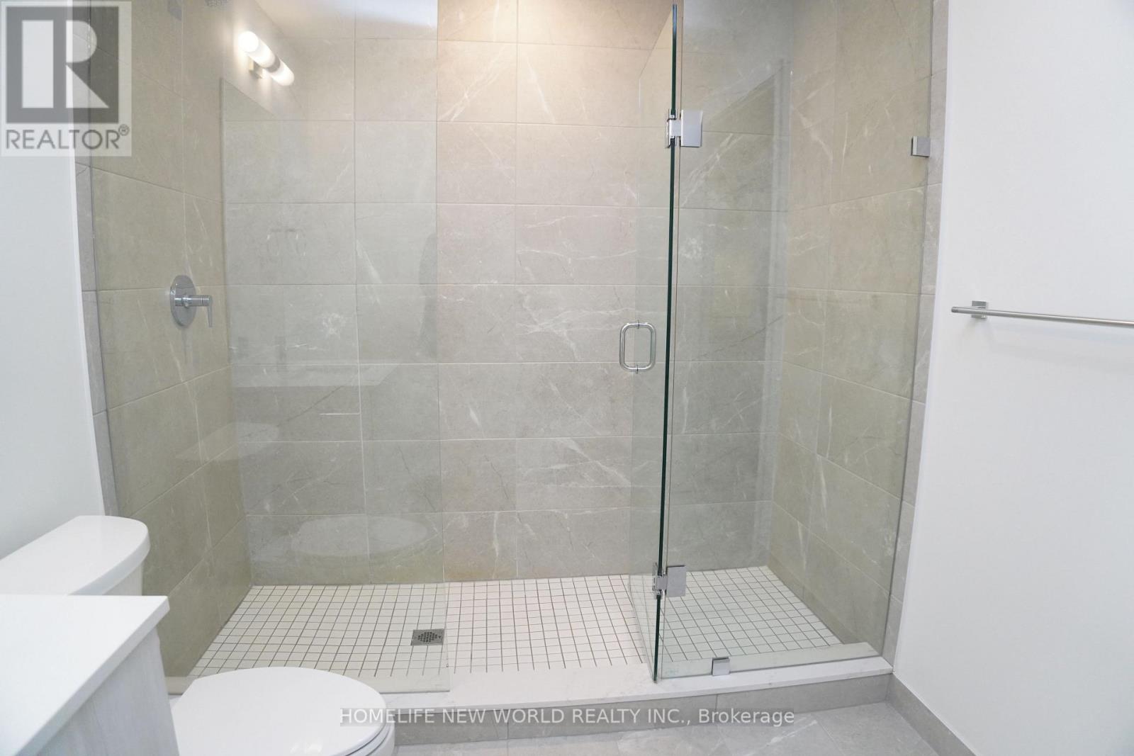 Photo 11 of 706 6 David Eyer Road, Richmond Hill ON
